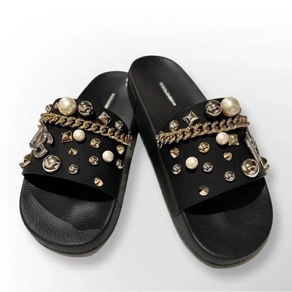 New Authentic with Box Embellished Logo Slides
Color: BLACK 
Size: 41 (8) Box Logo Slides | THE LABEL LTD main image 2